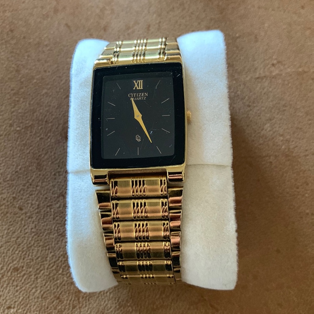 Citizen used watch.